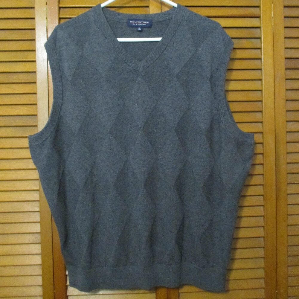 Roundtree & Yorke men's sweater vest gray V neck size XL